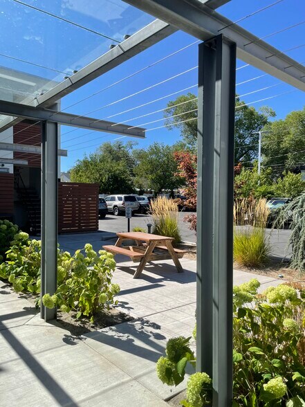 More Photos Of 855 W 7th St, Reno Office For Sale