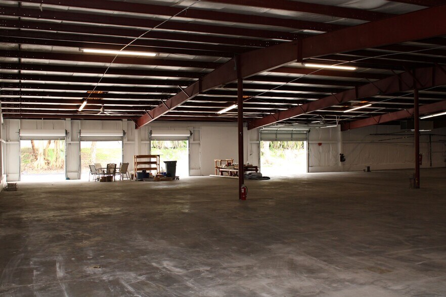More Photos Of 10980 Enterprise Ave, Bonita Springs Warehouse For Lease