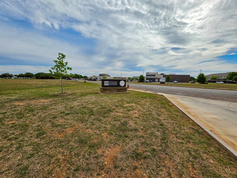 More Photos Of 6450 Central Park Blvd, Abilene Medical For Sale