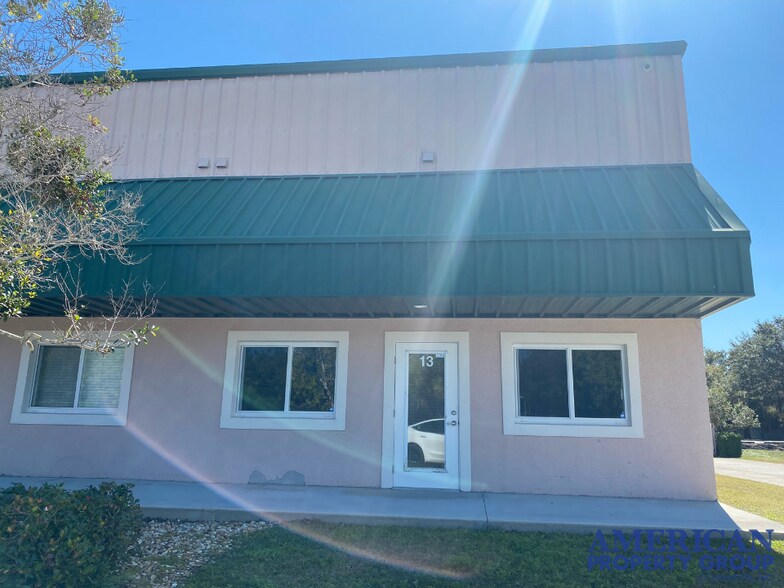 More Photos Of 1090 Knight's Trail Rd, North Venice Light Distribution For Sale