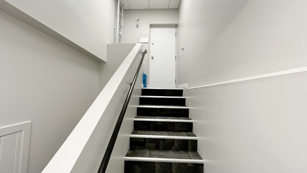 More Photos Of 62 Fawcett Rd, Coquitlam Light Manufacturing For Sale