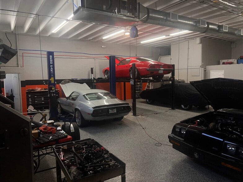 More Photos Of 181 NE 32nd Ct, Oakland Park Warehouse For Sale