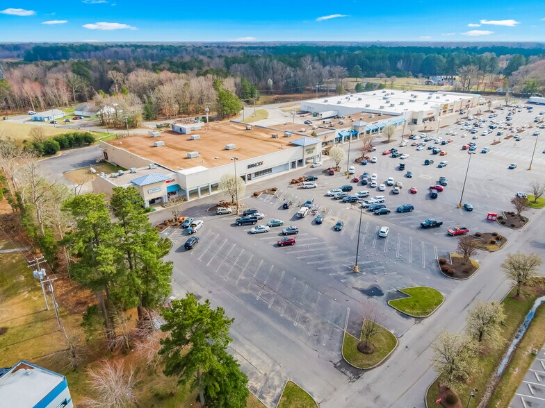 More Photos Of 6533-6585 Market Dr, Gloucester Unknown For Lease