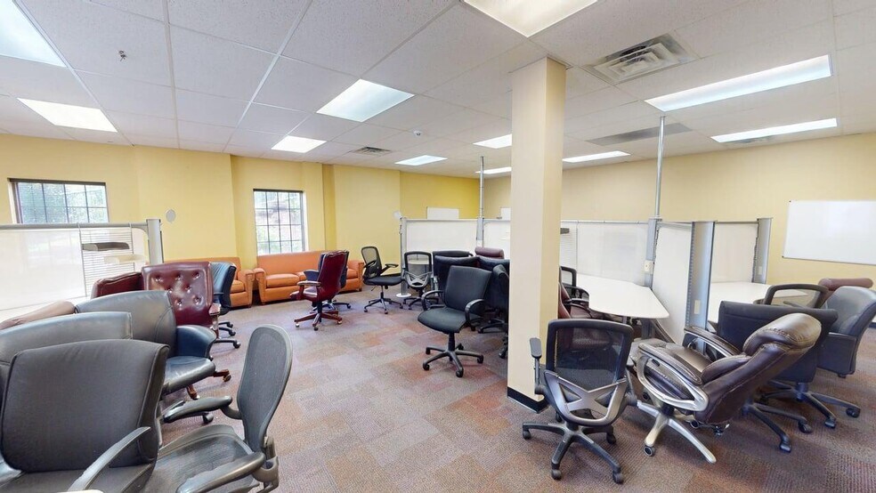 More Photos Of 430 Montbrook Ln, Knoxville Loft Creative Space For Sale