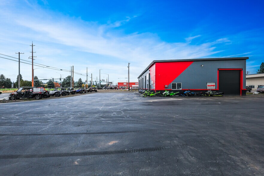 More Photos Of 7168 N Government Way, Dalton Gardens Warehouse For Sale