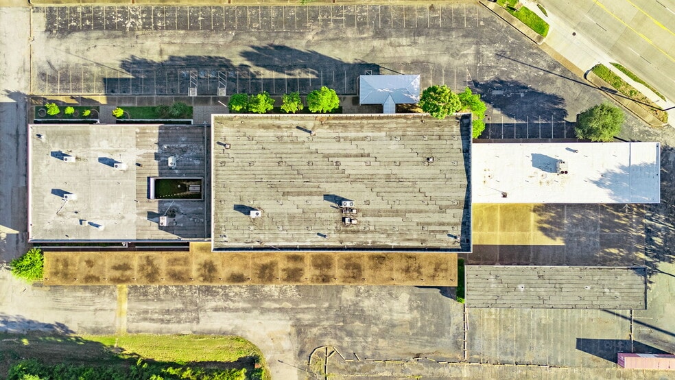 More Photos Of 3817 Venzi St, Dickinson Warehouse For Sale