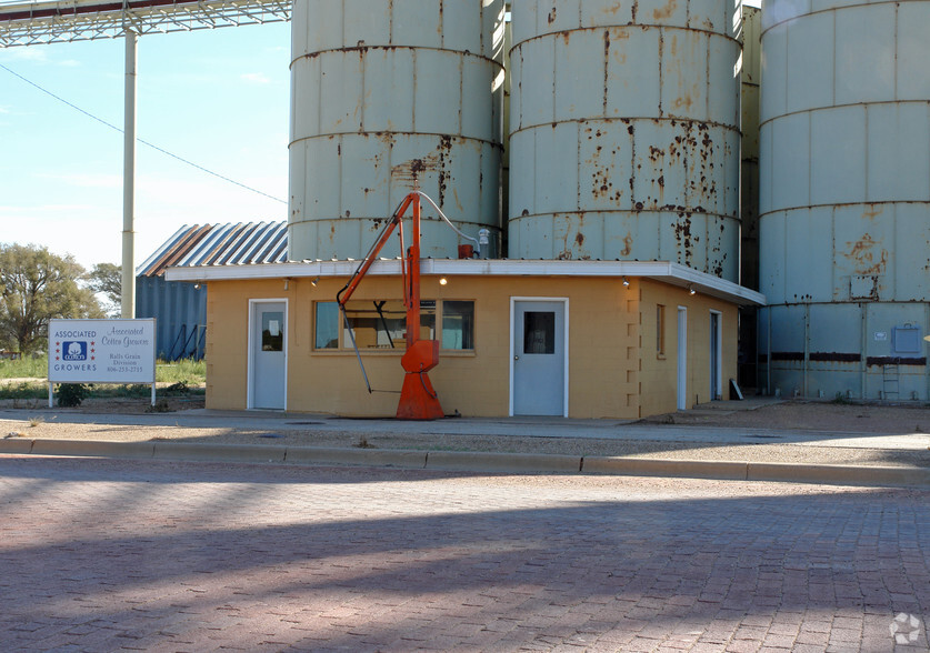 Primary Photo Of 402 Main Ave, Ralls Office For Sale