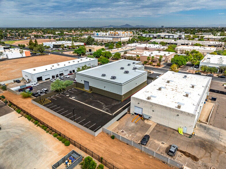 More Photos Of 315 E Comstock Dr, Chandler Warehouse For Lease