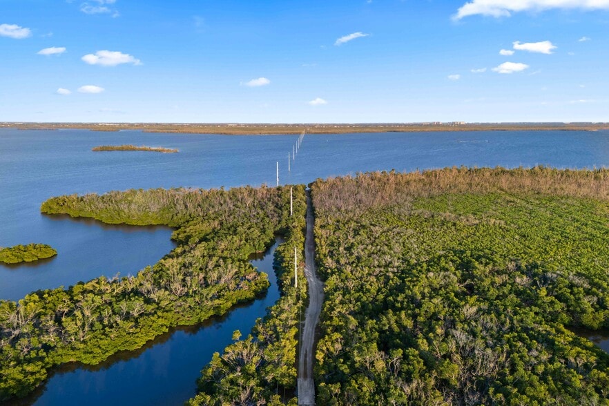 More Photos Of 6050 Stringfellow Rd, Saint James City Land For Sale