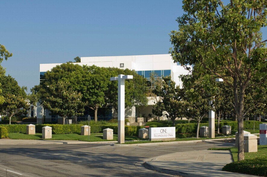 More Photos Of 1 Technology Dr, Irvine Unknown For Lease