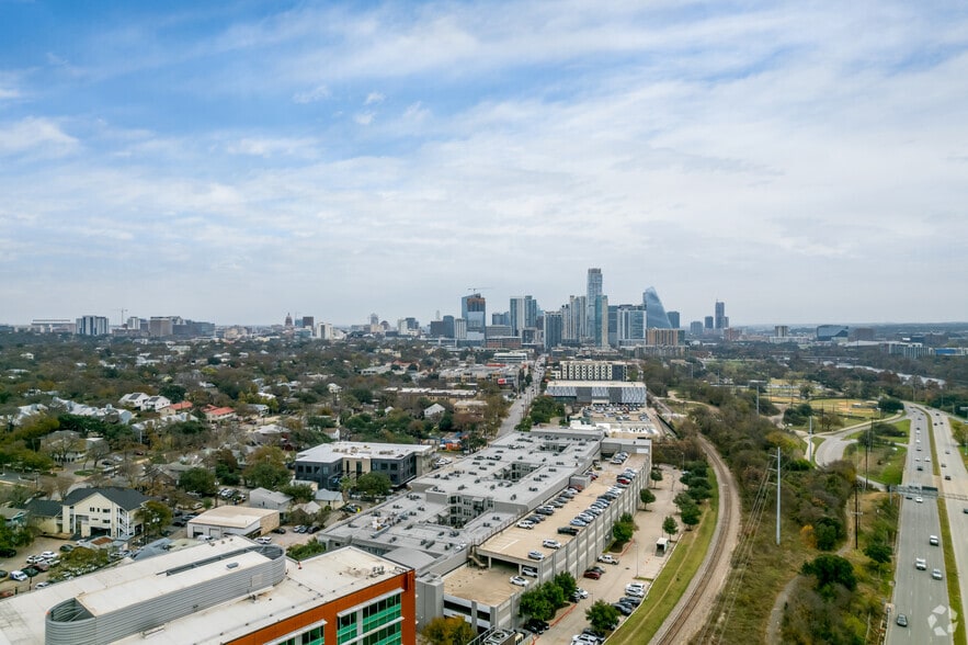 More Photos Of 1611 W 5th St, Austin Apartments For Lease