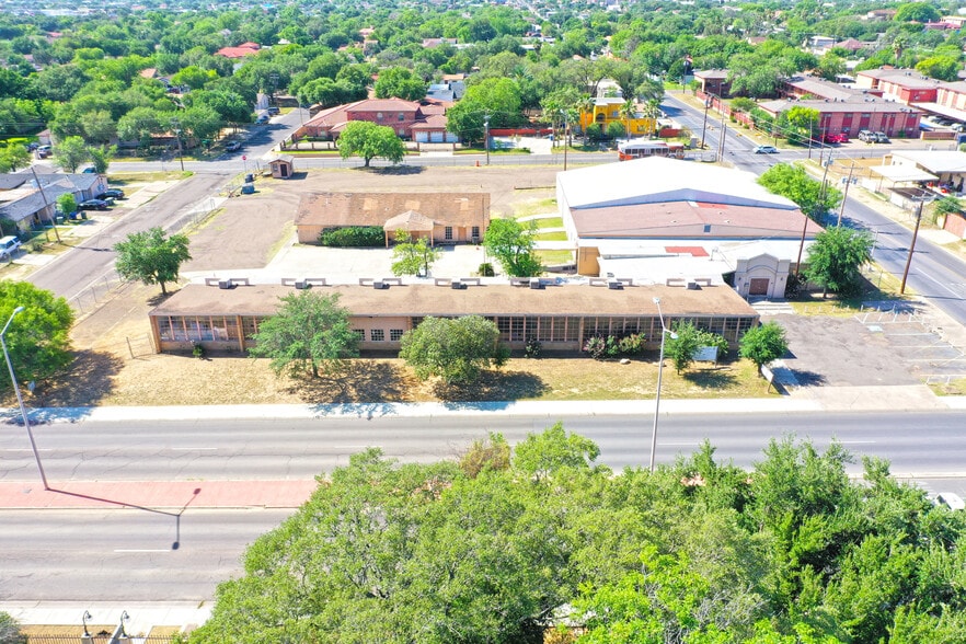 More Photos Of 1600 Clark Blvd, Laredo General Retail For Sale