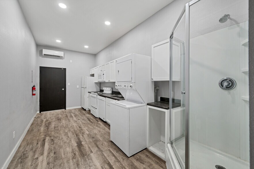 More Photos Of 11204 Bluff Bend Dr, Austin Light Manufacturing For Lease