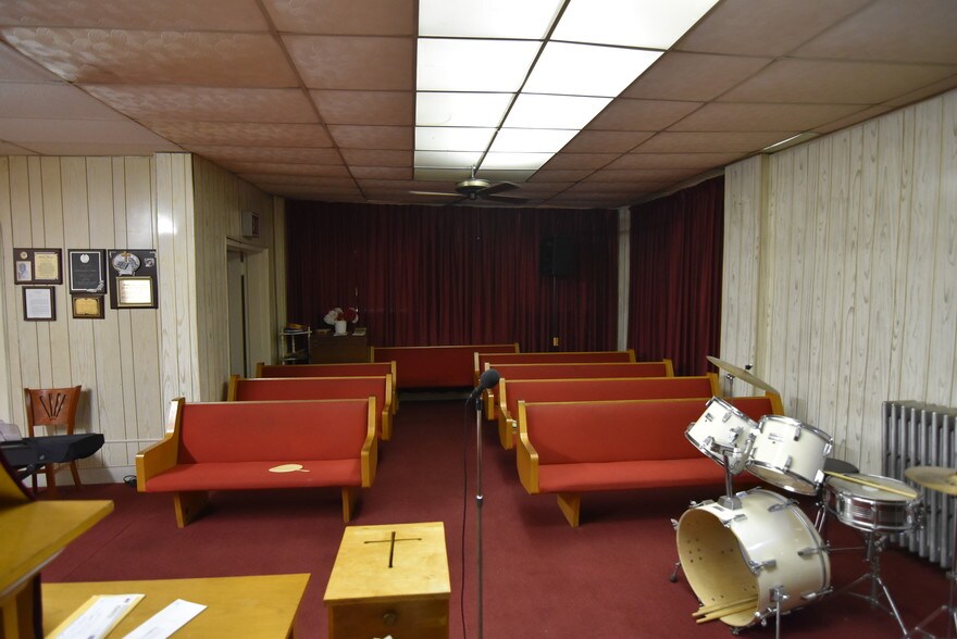 More Photos Of 831 Knickerbocker Ave, Brooklyn Religious Facility For Lease
