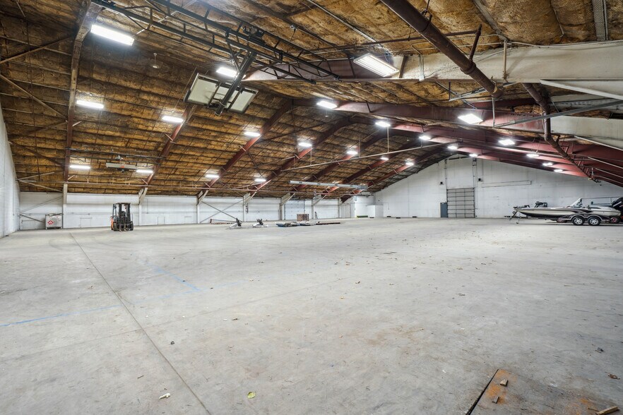 More Photos Of 410 Rath St, Waterloo Industrial For Lease