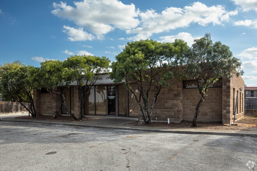 Primary Photo Of 6527 W Military Dr, San Antonio Freestanding For Lease