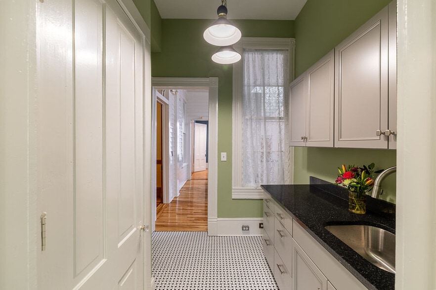 More Photos Of 892 Prince Ave, Athens Medical For Lease