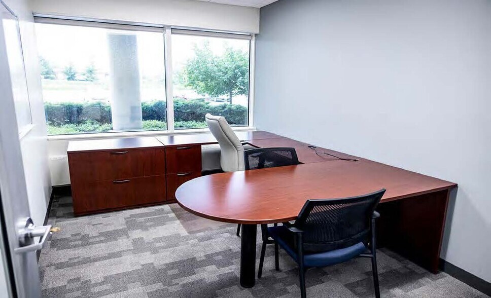 More Photos Of 31500 Solon Rd, Solon Office For Lease