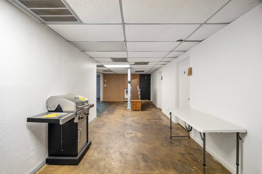 More Photos Of 9202 Ashville Dr, Houston Shelter For Sale