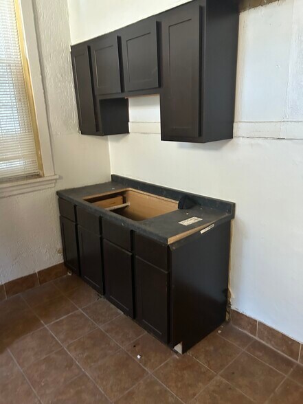 More Photos Of 1114 W Polk St, Chicago Apartments For Sale
