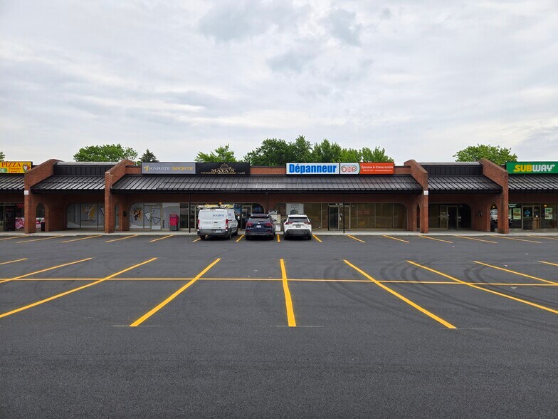 More Photos Of 5555 Boul Des Laurentides, Laval General Retail For Lease