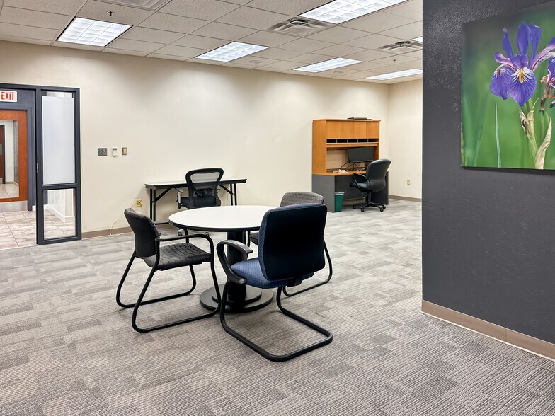 More Photos Of 4801 Lang Ave NE, Albuquerque Coworking Space