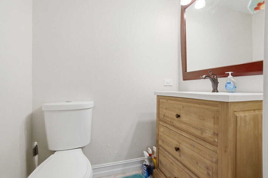 More Photos Of 4120 3rd Ave NW, Naples Apartments For Sale