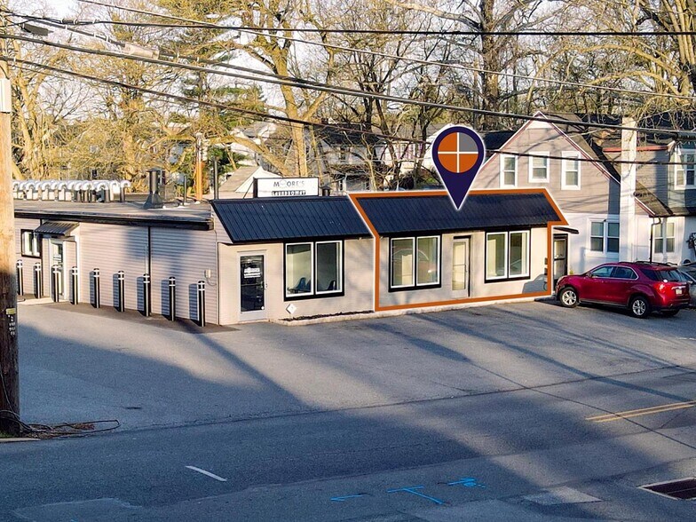 Primary Photo Of 50 N Spruce St, Elizabethtown General Retail For Lease