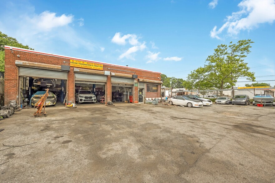 Primary Photo Of 11704 Sutphin Blvd, Jamaica Auto Repair For Sale
