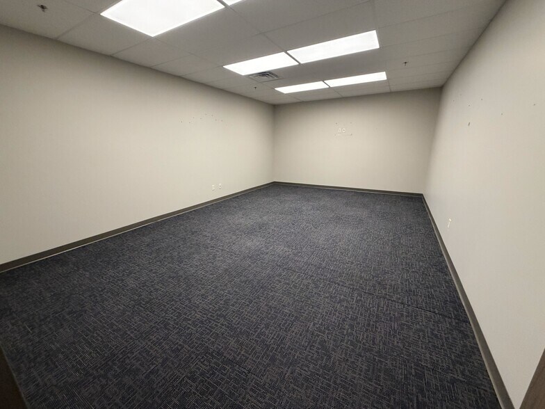 More Photos Of 9180 E 35th St, Wichita Warehouse For Lease