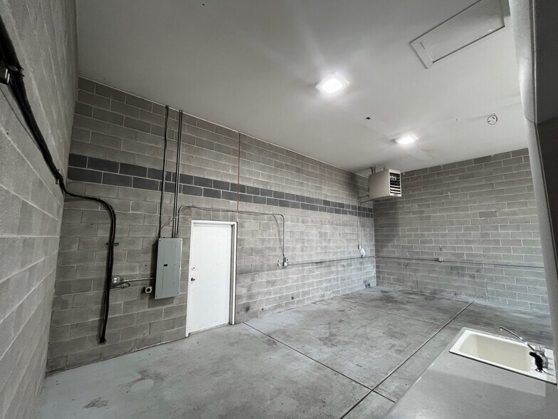 More Photos Of 1160 W 675 N, Orem Warehouse For Lease