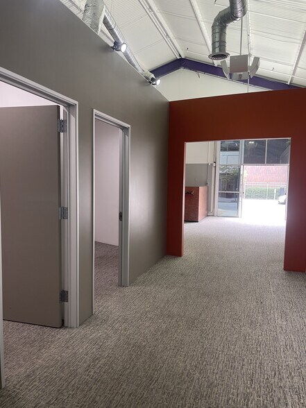 More Photos Of 55-61 Valley St, Pasadena Storefront Retail Office For Lease