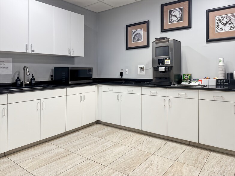 More Photos Of 1350 N Loop 1604 E, San Antonio Coworking Space