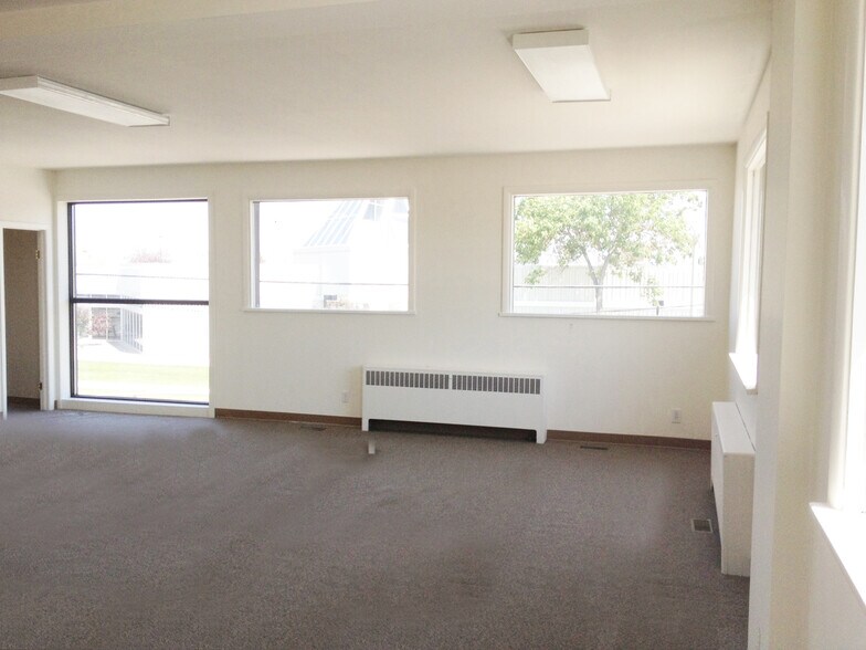 More Photos Of 620 King Edward St, Winnipeg Storefront For Lease