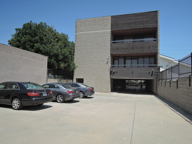 More Photos Of 15721 S Western Ave, Gardena Office For Sale