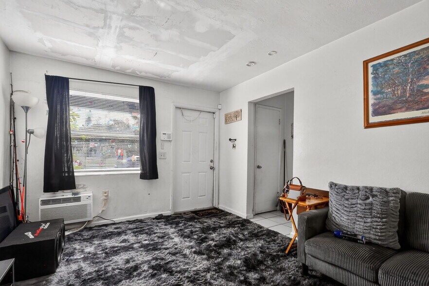 More Photos Of , Hollywood Multifamily For Sale