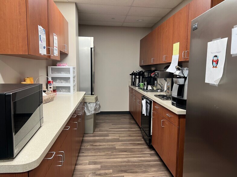 More Photos Of 1 Empire Dr, Rensselaer Office For Lease