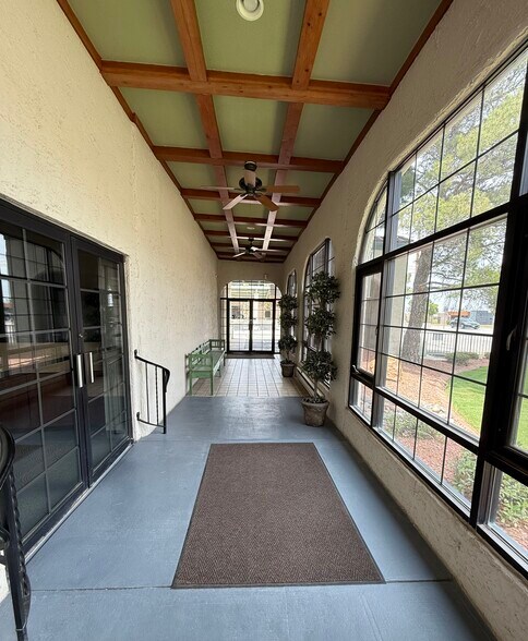 More Photos Of 404 Executive Center Blvd, El Paso Medical For Lease