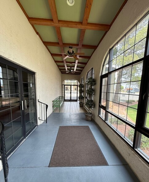 More Photos Of 404 Executive Center Blvd, El Paso Medical For Sale
