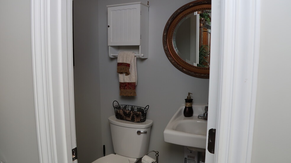 More Photos Of 6100 Greenland Rd, Jacksonville Loft Creative Space For Sale