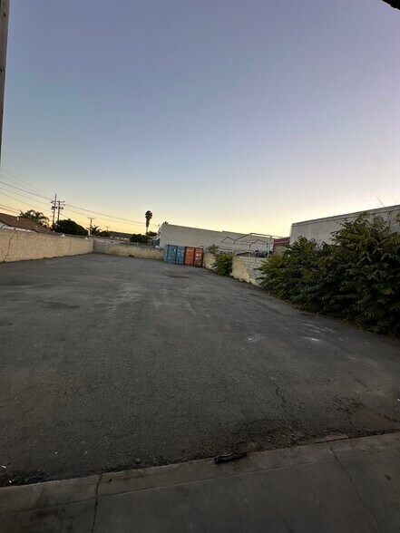 More Photos Of 12408 Carson St, Hawaiian Gardens Industrial For Lease