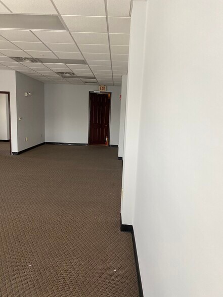 More Photos Of 2295 S Hiawassee Rd, Orlando Office For Sale