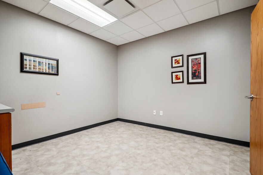 More Photos Of 1414 Main St, Keokuk Office For Lease