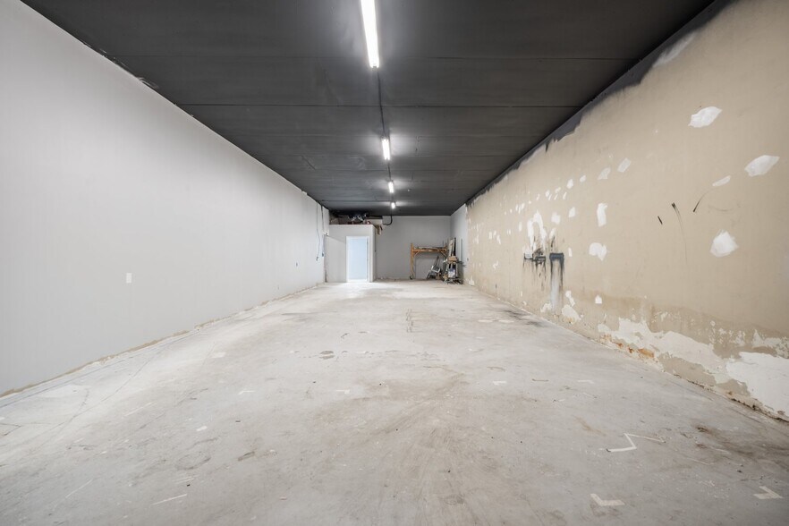 More Photos Of 12132 Front St, Norwalk Storefront Retail Office For Lease