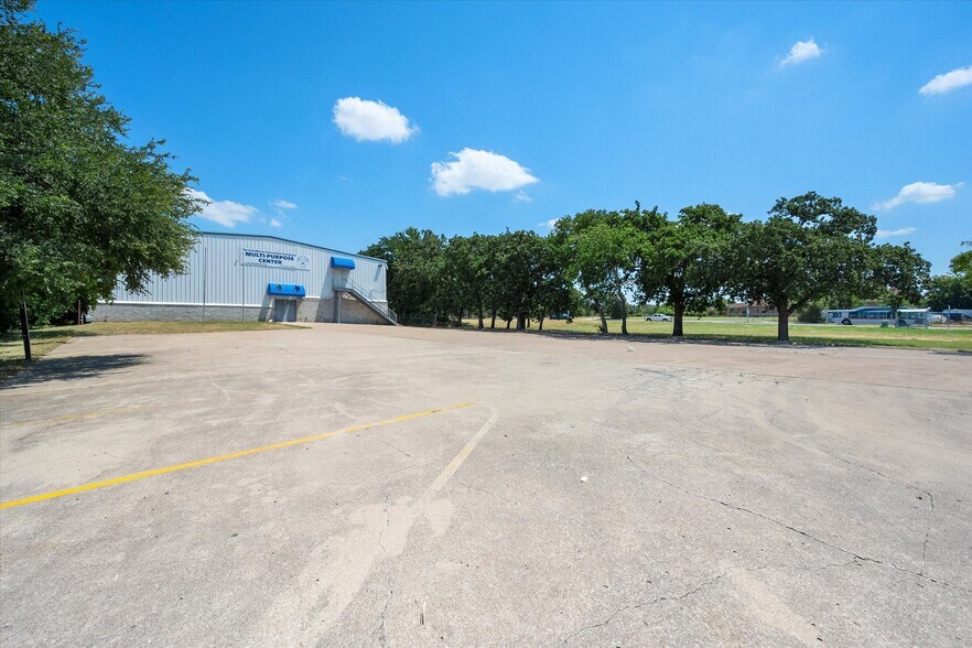 More Photos Of 4109 Mansfield Hwy, Forest Hill Schools For Sale