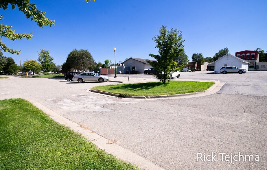 215 W Savidge St, Spring Lake, MI 49456 Freestanding For Sale