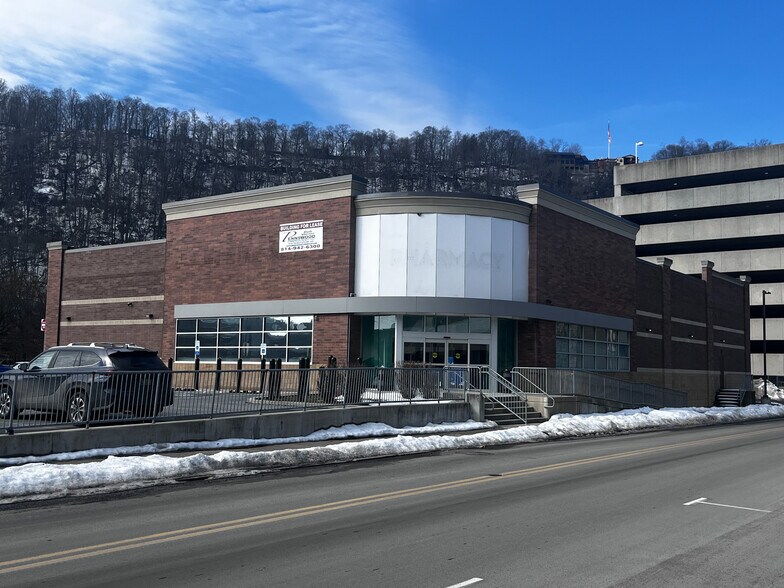 Primary Photo Of 300 Market St, Johnstown Drugstore For Lease