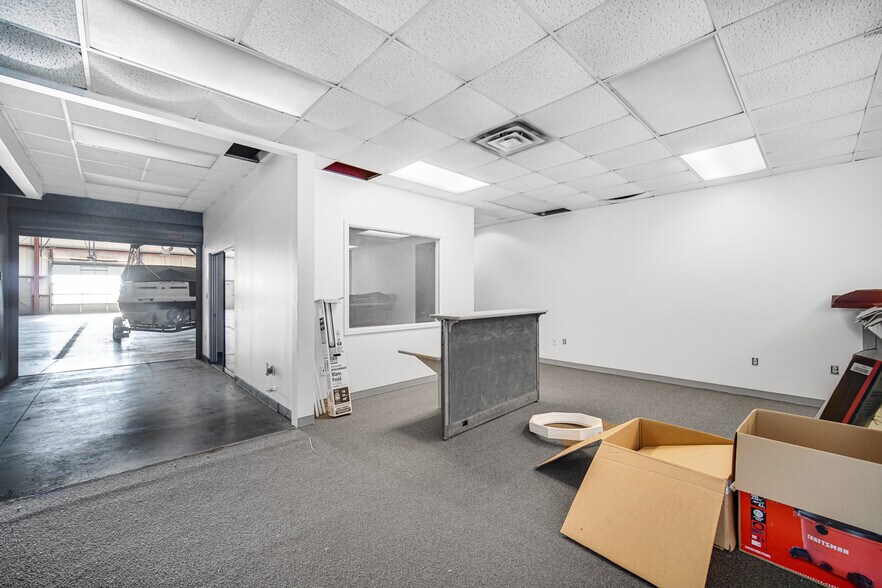 More Photos Of 101 Watters Dr, Dwight Auto Dealership For Sale