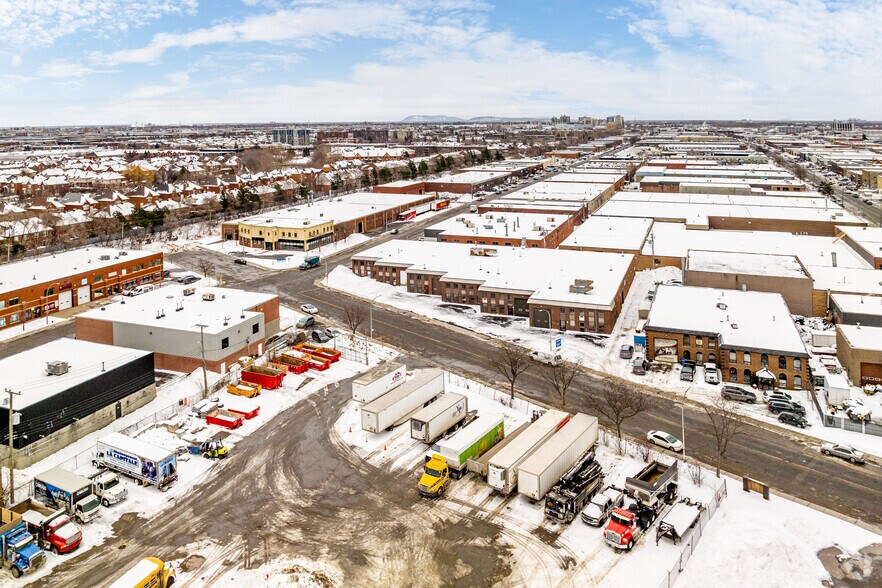 More Photos Of 6880 Boul Couture, Montréal Warehouse For Lease