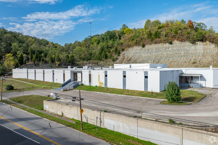 Primary Photo Of 2181 Grand Ave, Cincinnati Manufacturing For Sale